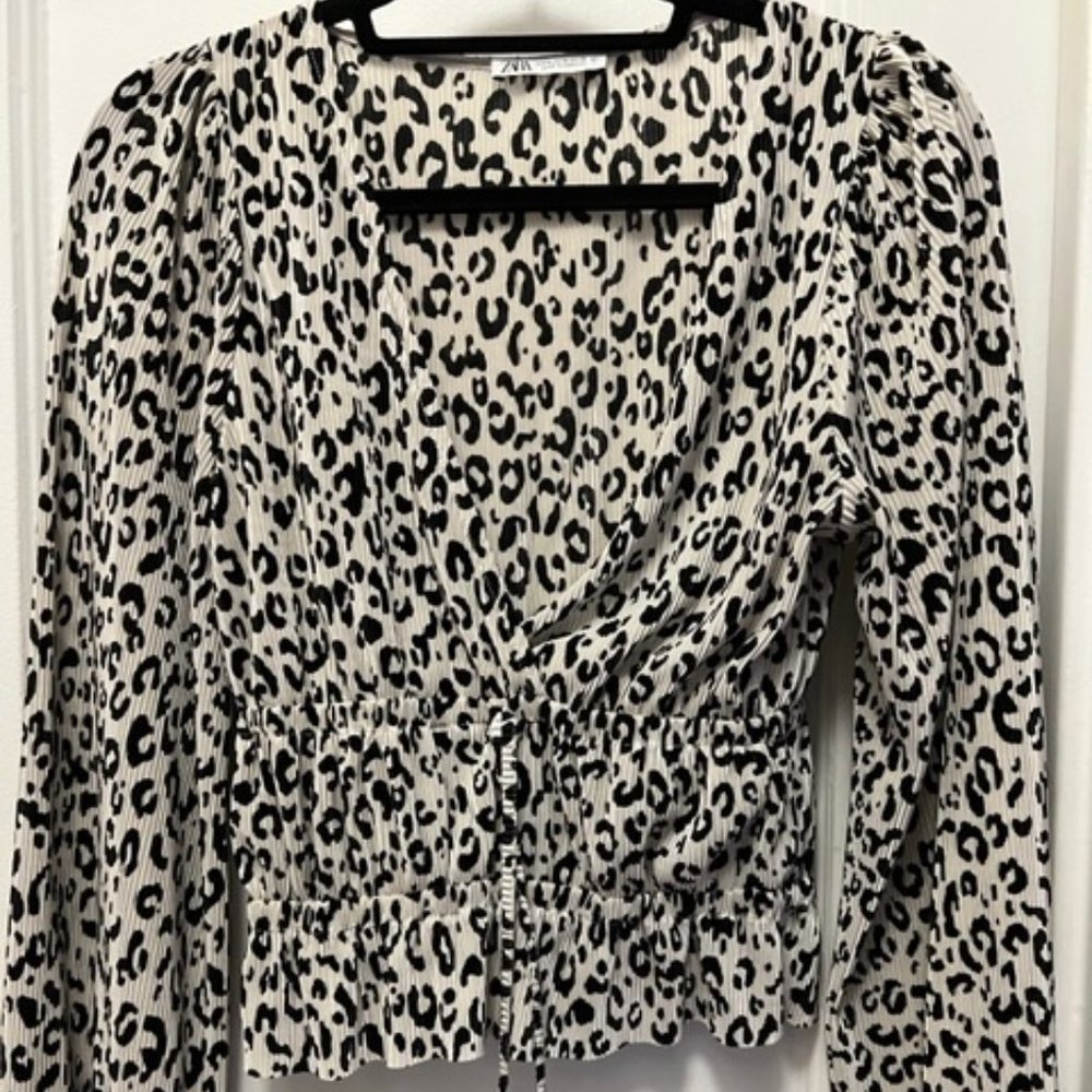 Black & White Leopard Zara Top, Size Medium